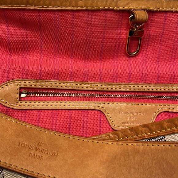 Louis Vuitton Bag - Picture 2 of 5